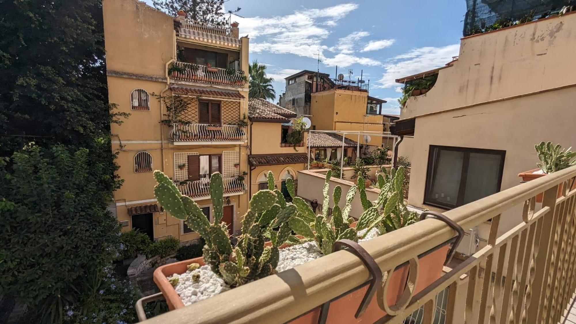 Opuntia Charming Rooms Taormina Exterior foto
